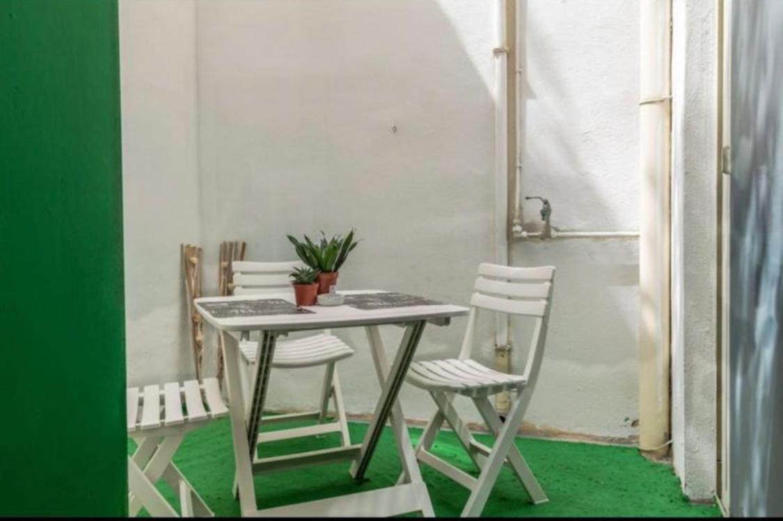 Room 6- Private Room With Private Terrace, Private Bathroom, Ac And Wifi Sliema Exteriör bild